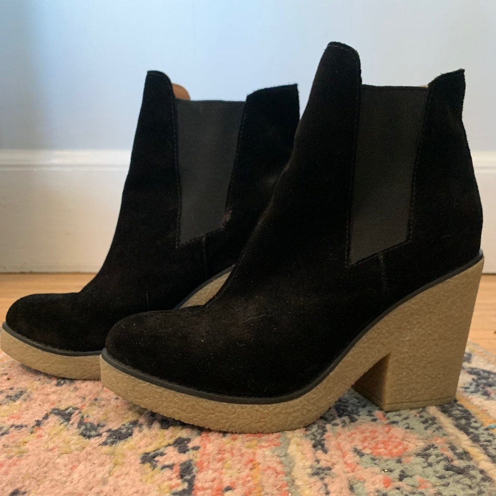 Urban Outfitters black suede bootie size 8